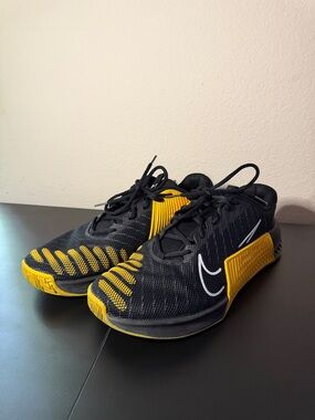 Nike Black and Yellow Metcon Training Sneakers with White Swoosh (M 14)